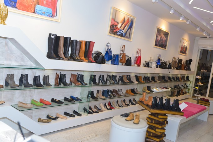 حملة تنويلات هائلة في محل shoes fever